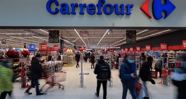 Carrefour wyszedł krok dalej. Obniży ceny nie tylko produktów z 5% VAT-em
