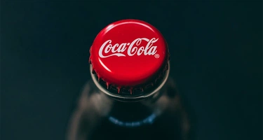 Coca Cola HBC znacznie podnosi prognozy na 2023 rok