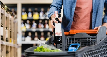Mniej alkoholu, więcej promocji. Polacy zmieniają zwyczaje na święta